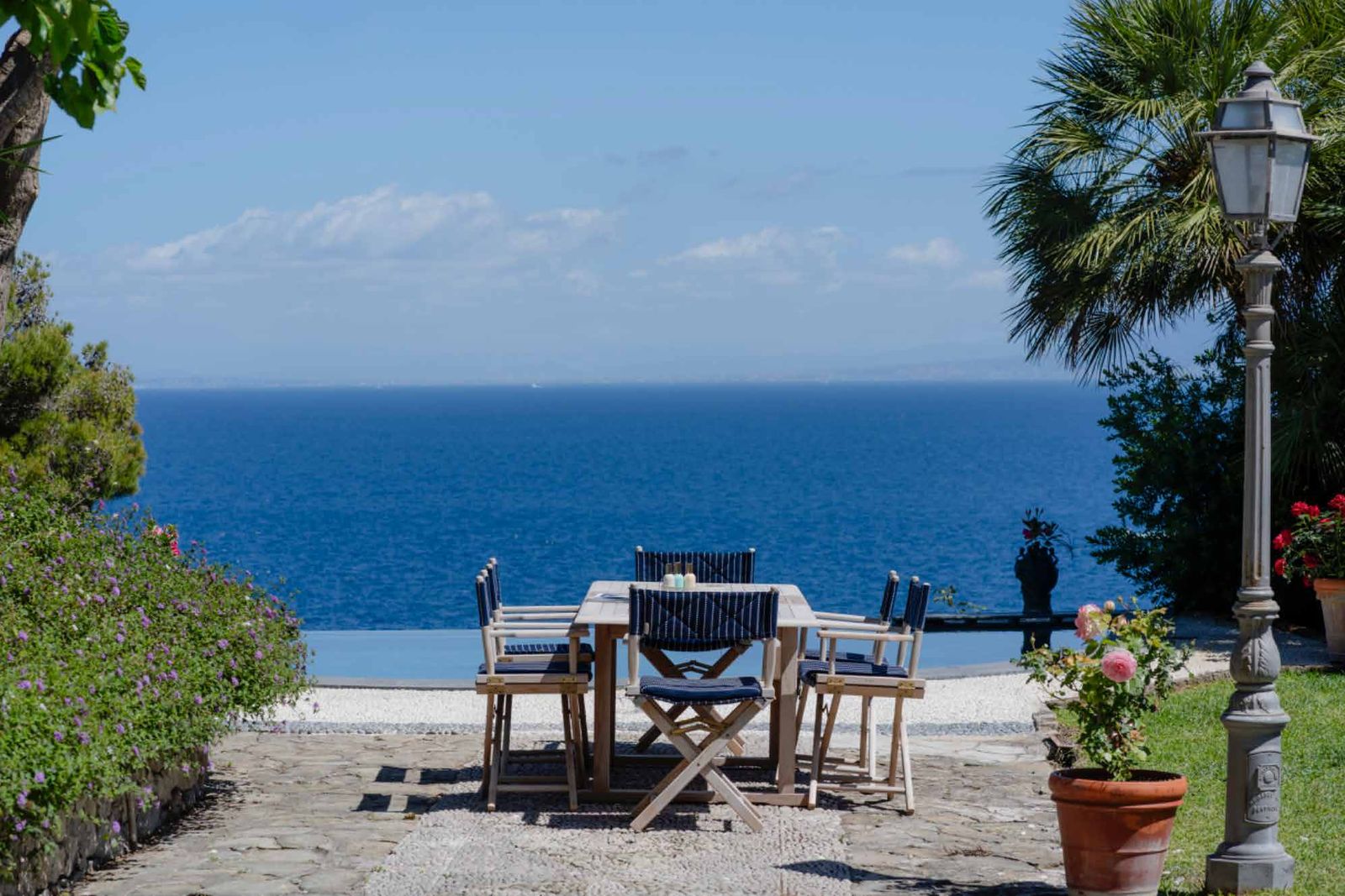 Garden table overlooking the sea in Capri